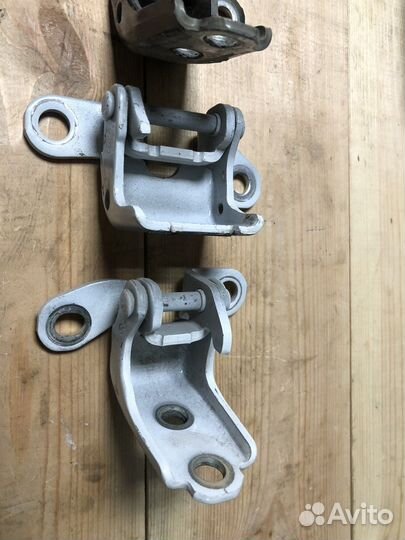 Петли дверные правые передние и задние Honda CR-V