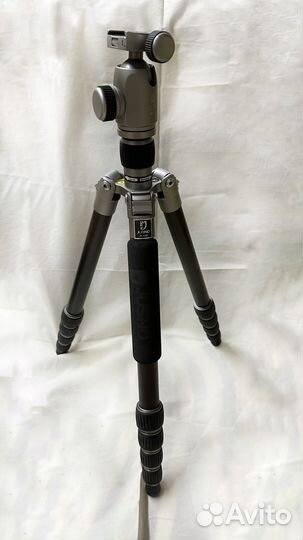 Штатив профессиональный jusino