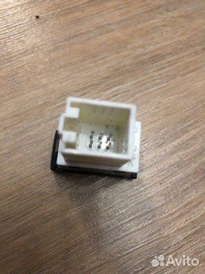 Кнопка антипробуксовочной системы Audi A6 C6 3.2