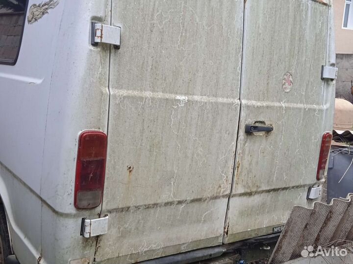 Запчасти на Mercedes T1