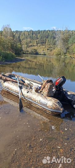 Лодка с мотором