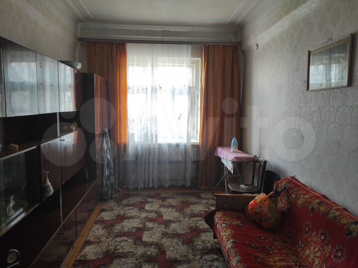 Комната 50 м² в 4-к., 2/4 эт.