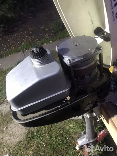 Лодочный мотор салют