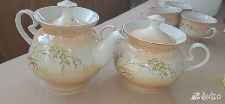 Заварочный чайник и сахарница, времен СССР