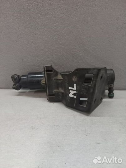 Форсунка омывателя фар левая Mercedes Benz M-Class