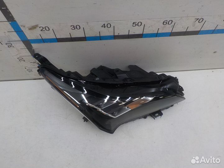 Фара правая Lexus NX200/NX200t/NX300/NX300h