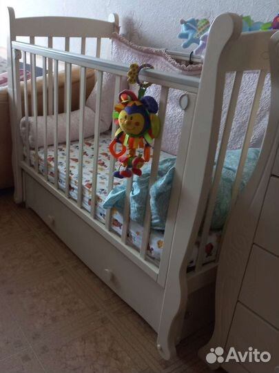 Детская кроватка 