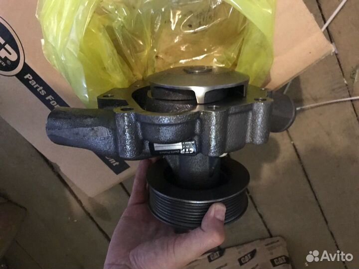 Водяной насос Хитачи ZX30U-5