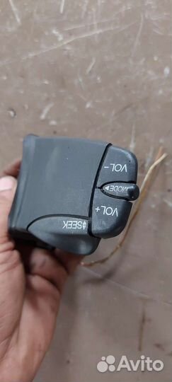 Кнопки управления магнитолой Ford Fiesta