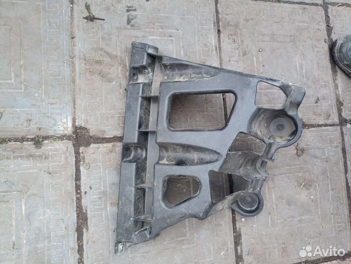 Кронштейн заднего бампера Citroen C4 седан