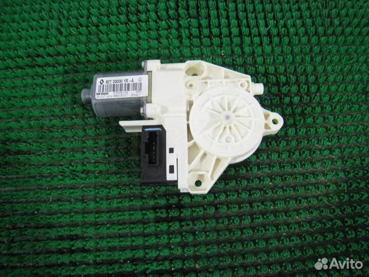 Мотор стеклоподъёмника задний правый Renault Lagu