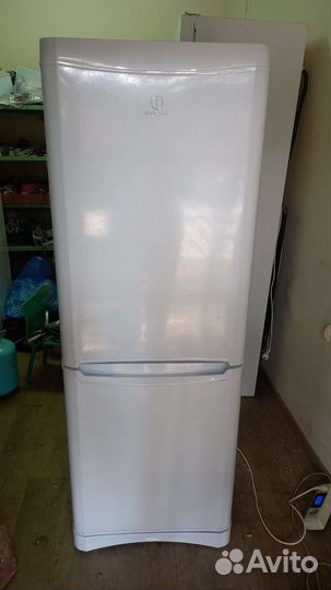 Холодильник indesit