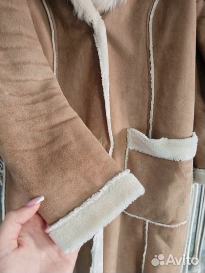 Легкая дубленка