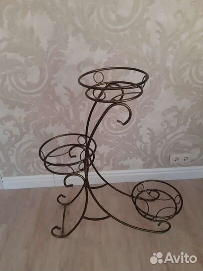 Подставка для цветов напольная металлическая