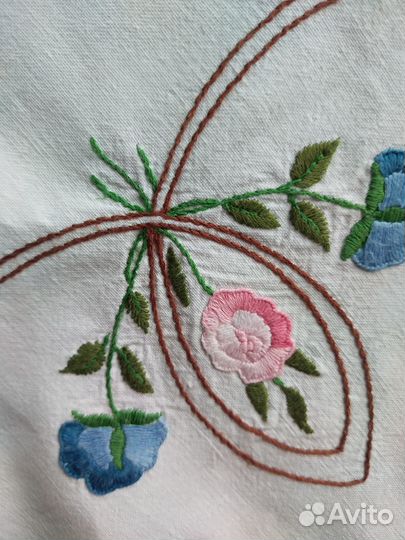 Скатерть ручная вышивка гладью Германия