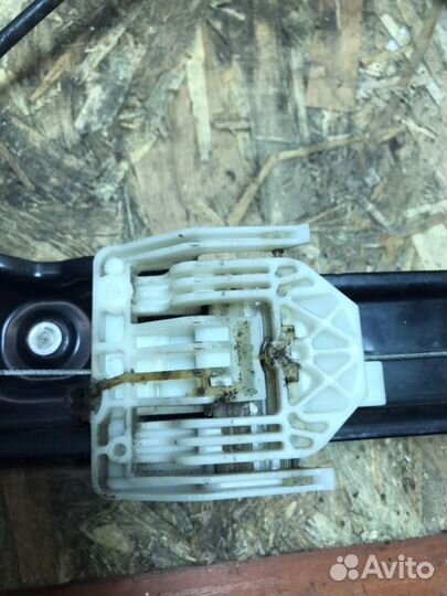 Стеклоподъемник передний левый Bmw 3-Series E90