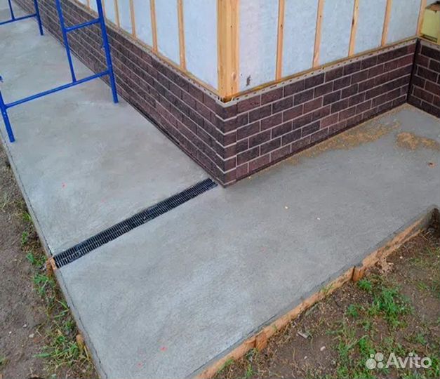 Бригада строителей