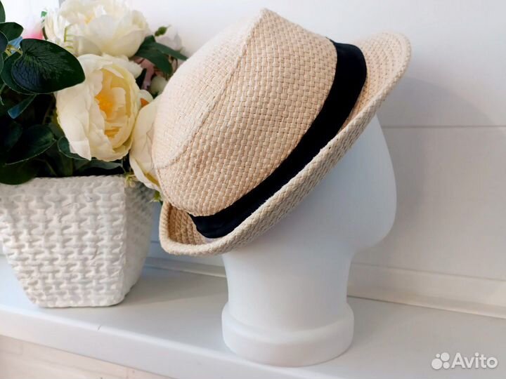 Шляпа соломенной летняя