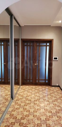 Дом 293 м² на участке 10 сот.