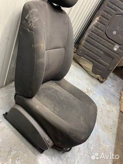 Сиденье переднее правое Nissan Almera G15 K4M