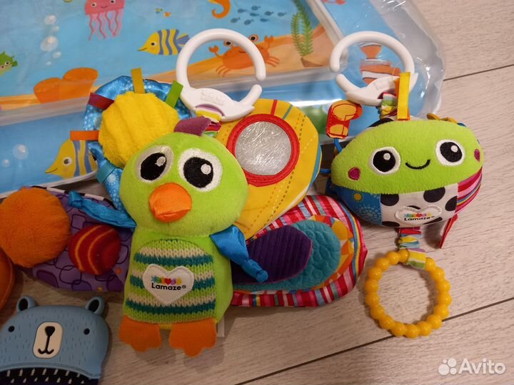 Развивающие игрушки для малышей пакетом