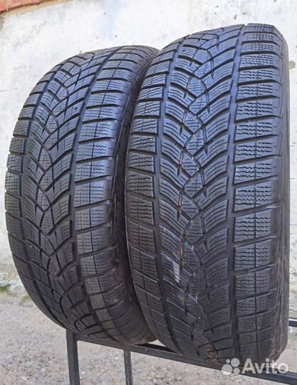 Goodyear UltraGrip Performance 235/55 R19 105V