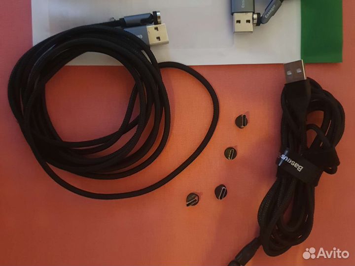 Кабель зарядный с магнитным держателем