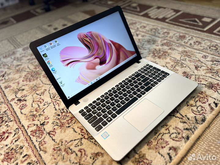 Игровой Ноутбук Asus i3-6006u/920MX 2гб/1тр