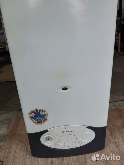 Газовый котел двухконтурный аристон