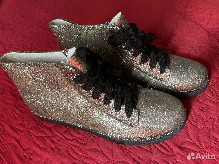 Резиновые ботинки