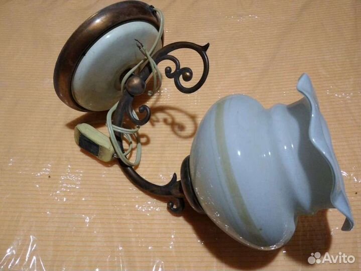 Настенный светильник бра