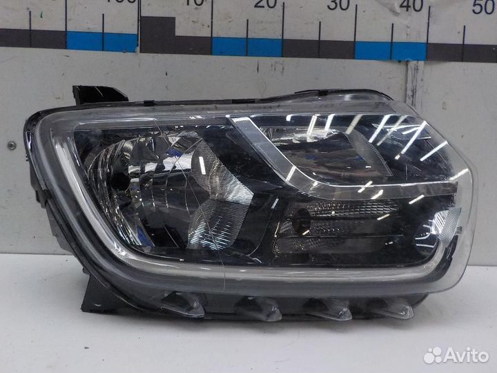 Фара правая Renault Duster