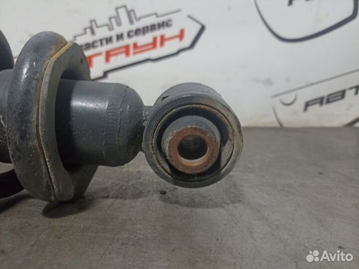 Стойка ходовки toyota avensis AZT250 AZT250W AZT251 AZT251W AZT255 AZT255W ZZT250 ZZT251 задняя лева