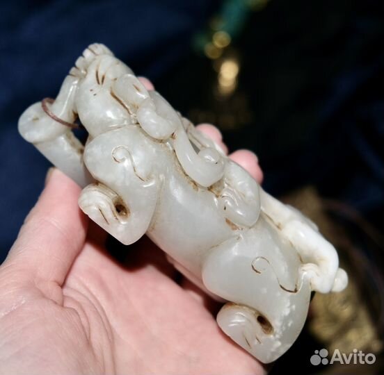Артефакт из белого нефрита Тигры