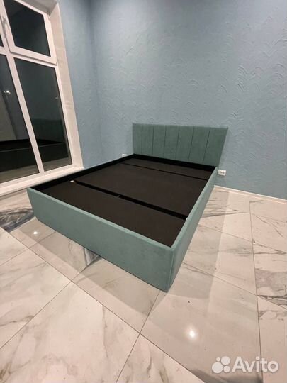 Кровать двухспальная 160см на 200см