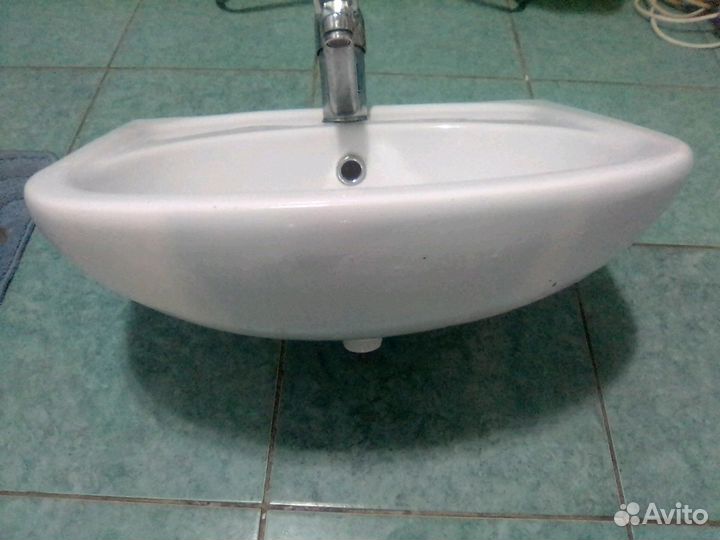 Раковина керамическая
