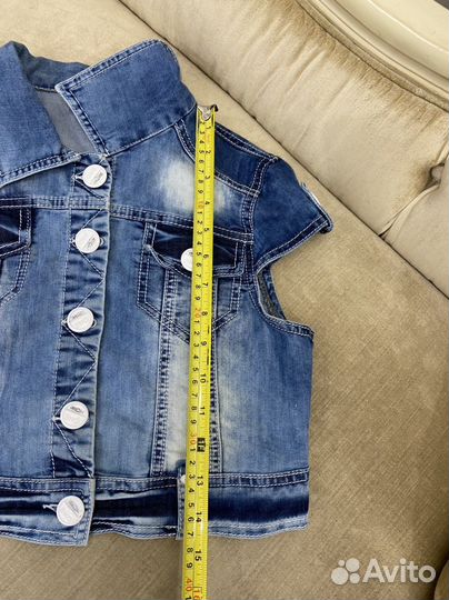 Джинсовая жилетка и шорты