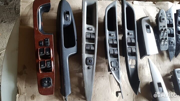 Блоки управления стеклоподъемника в ассортименте