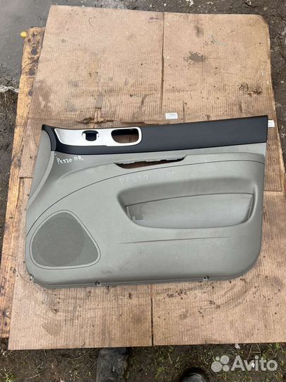 Обшивка двери передняя правая Chevrolet Rezzo