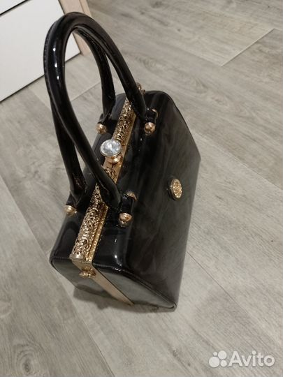 Сумка женская лакированная