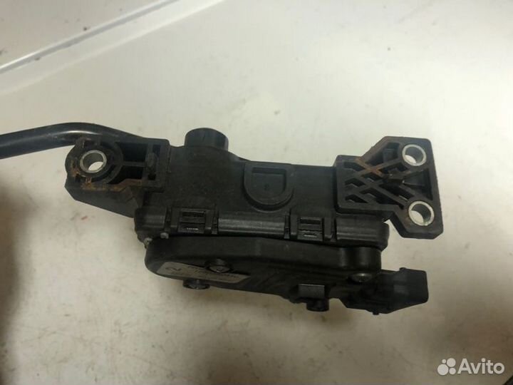 Педаль газа (электронная) Nissan Almera N16
