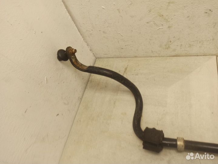 Стабилизатор передний