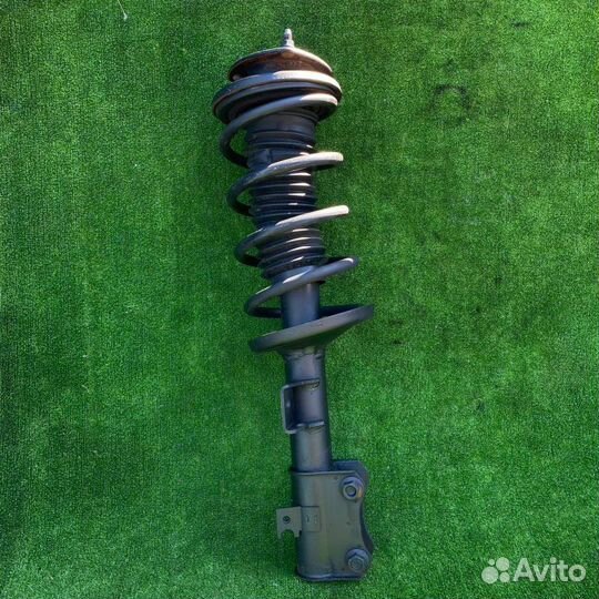 Стойка передняя правая Suzuki Escudo/ Grand Vitara