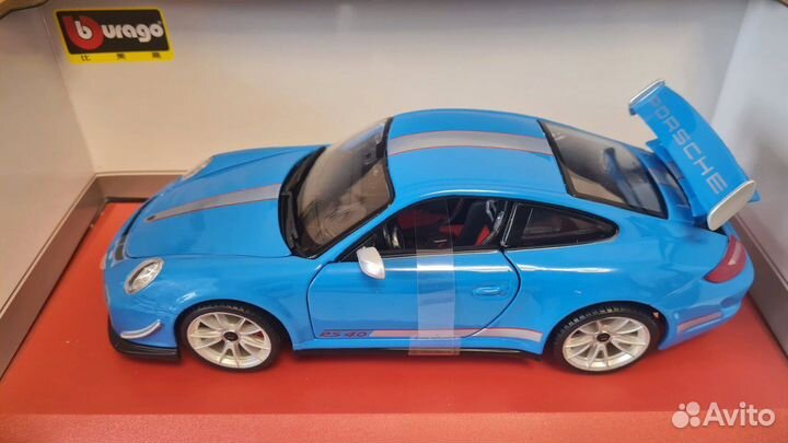 Модель автомобиля Burago Porsche 911 GT3 RS 4.0