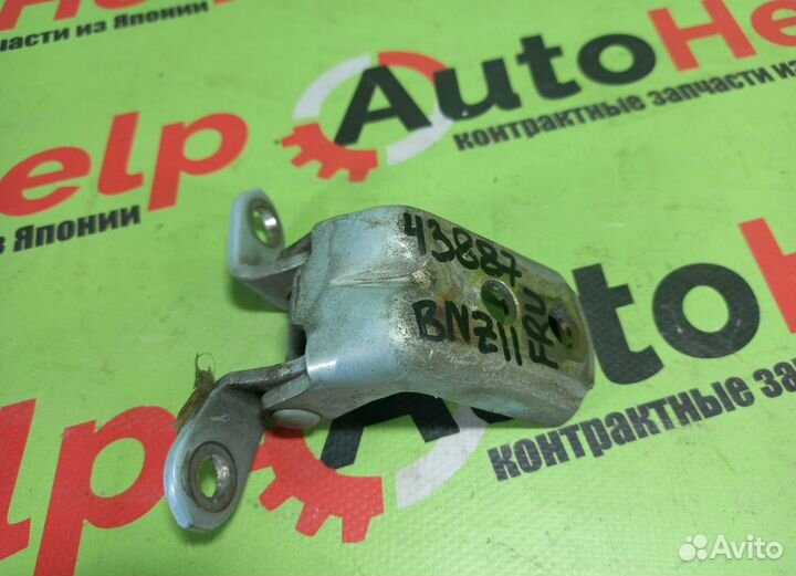 Петля двери nissan cube BNZ11 перед право