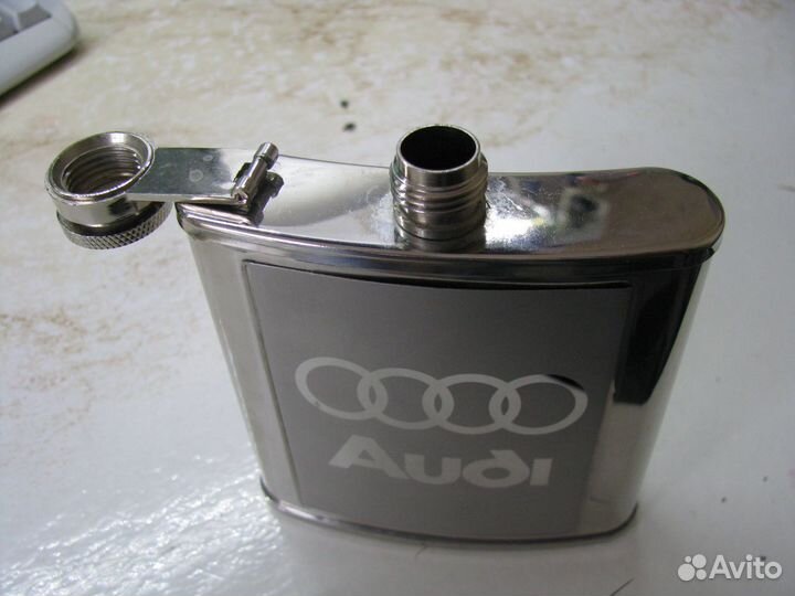 Коньячная фляжка в подарок