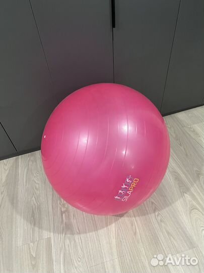 Гимнастический мяч фитбол