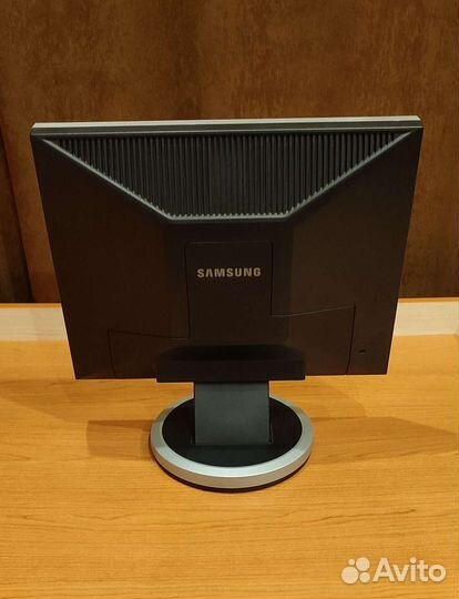 Монитор Samsung syncmaster 940n