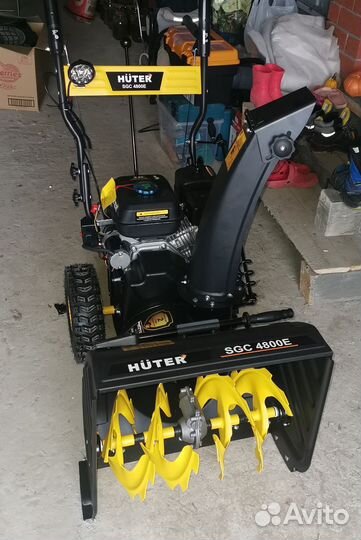 Снегоуборщик бензиновый самоходный