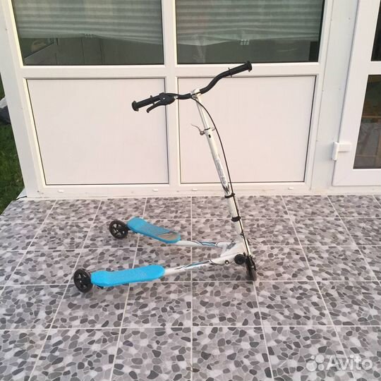 Самокат трёхколёсный инерционный